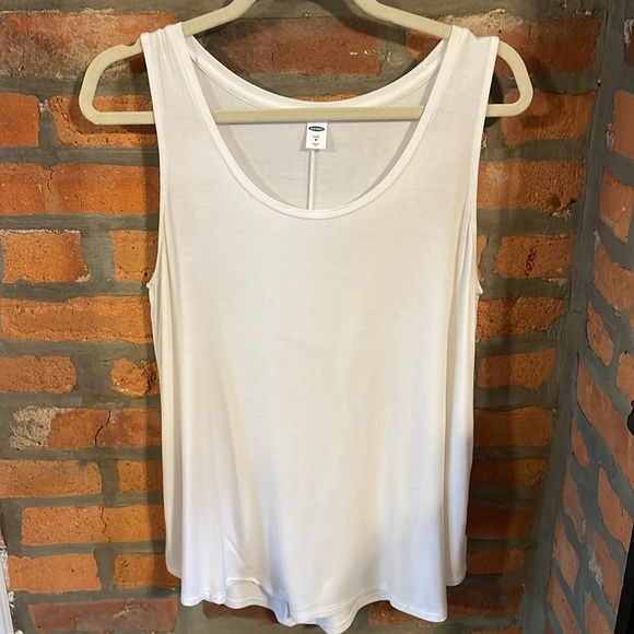 Old Navy Luxe Scoop Neck Tank - Picture 2 of 9